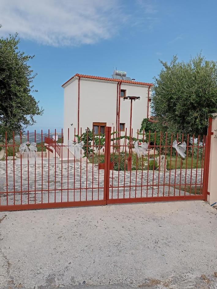 Fοivos And Athina Villas Archanes Esterno foto